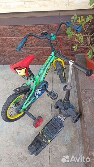 Детский четырехколесный велосипед бу + самокат