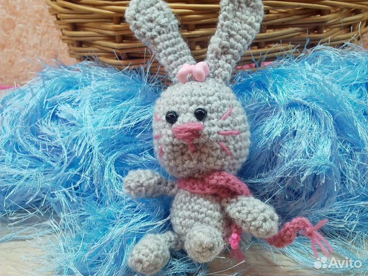 Вязанные игрушки. Зайка символ 2023г