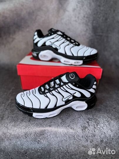 Кроссовки Nike Air Max Tn Plus 