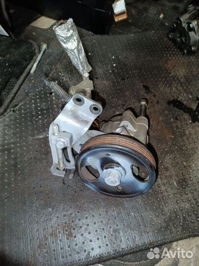 Насос гидроусилителя Nissan Presage U31 VQ35DE