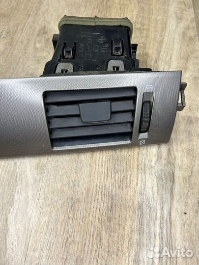 Воздуховод салона правый Nissan Tiida хэтчбек