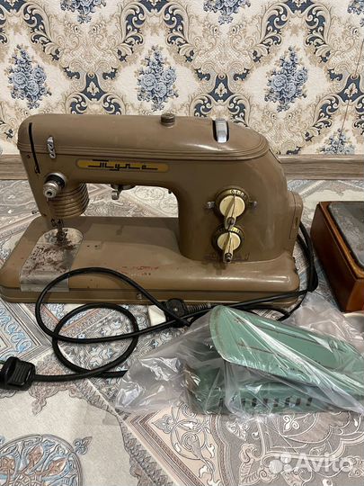 Швейная машинка чайка 142 м