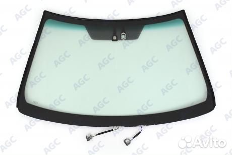 Лобовое стекло на Toyota Camry 2014-2018