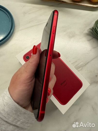 iPhone 8, 64 ГБ