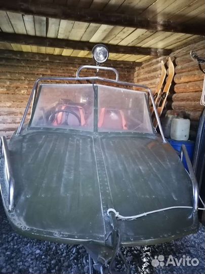 Лодка с мотором