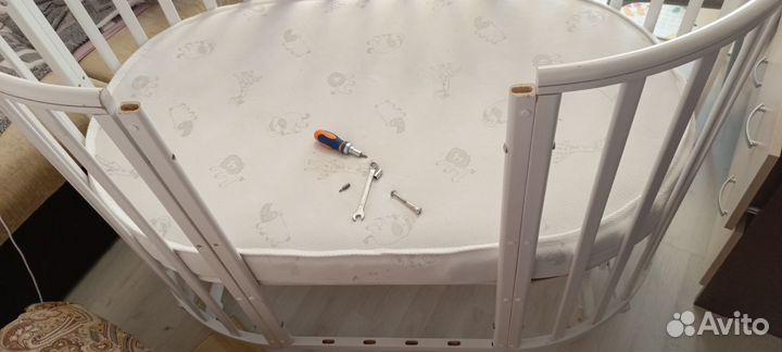 Кровать