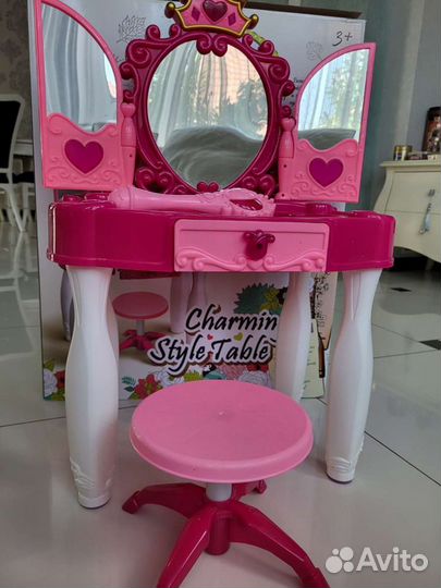 Детский туалетный столик