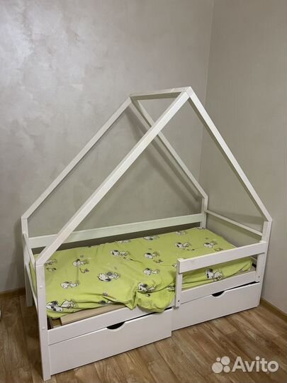 Детская кровать домик с матрасом