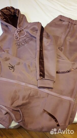 Спортивный костюм (женский)