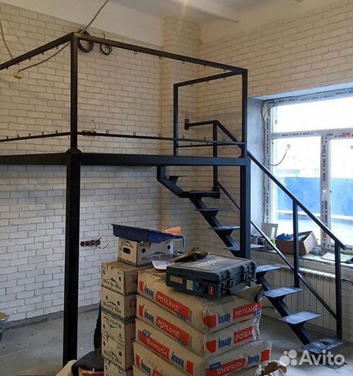 Лестница на монокосоуре со вторым ярусом №33+