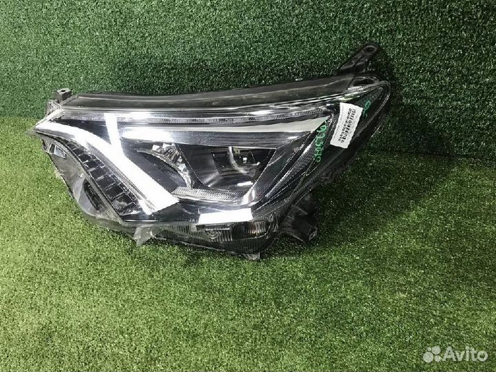 Фара левая Toyota RAV4