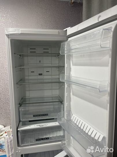 Холодильник Whirlpool no-frost