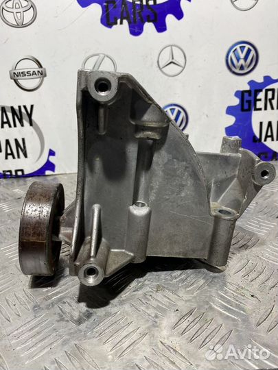 Кронштейн генератора Audi A4 B6 A4 B7 A6 C5 ALT