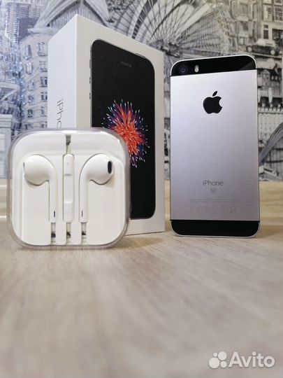 iPhone SE, 32 ГБ