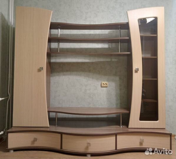 Стенка в гостиную б/у