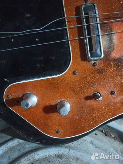 Бас гитара раритет