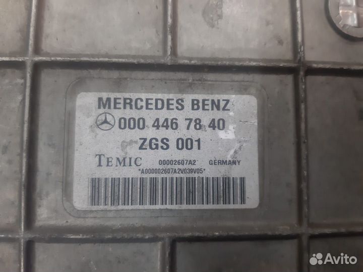 Блок управления двигателем Mercedes Atego