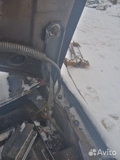 Петля капота Audi A6 C5 1997