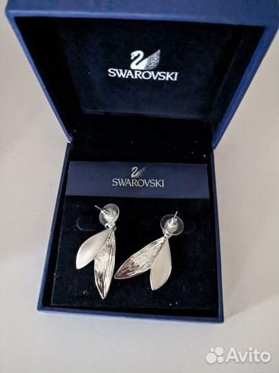 Комплект серьги и ожерелье Swarovski
