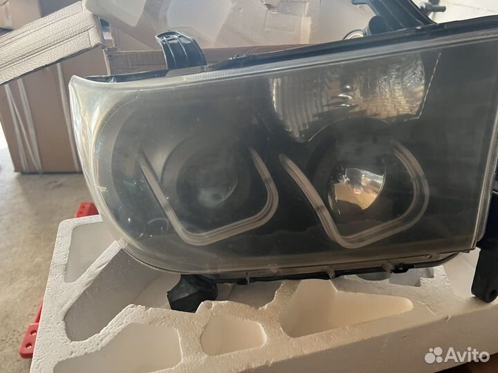 Фары toyota tundra 2008