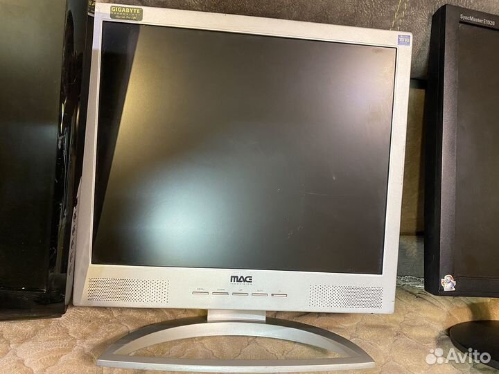 Монитор Samsung syncmaster E2220