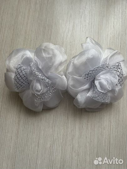 Резинка для волос банты белые