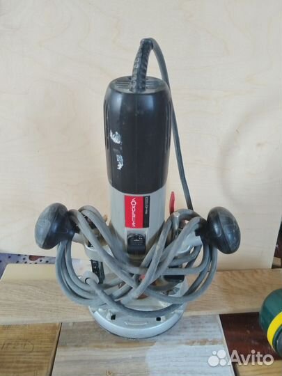 Фрезер интерскол