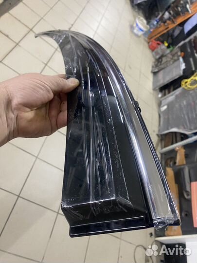 Ветровки оригинальные Mitsubishi Pajero Sport 2016