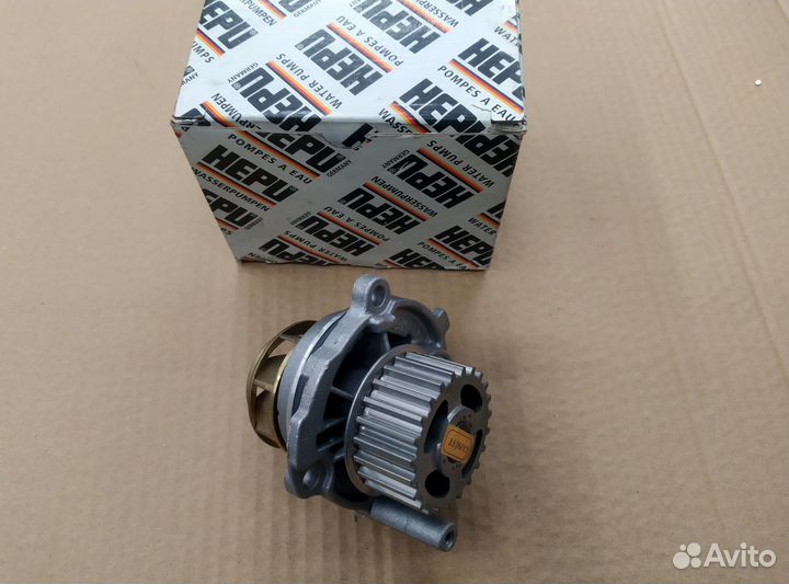 Водяной насос помпа