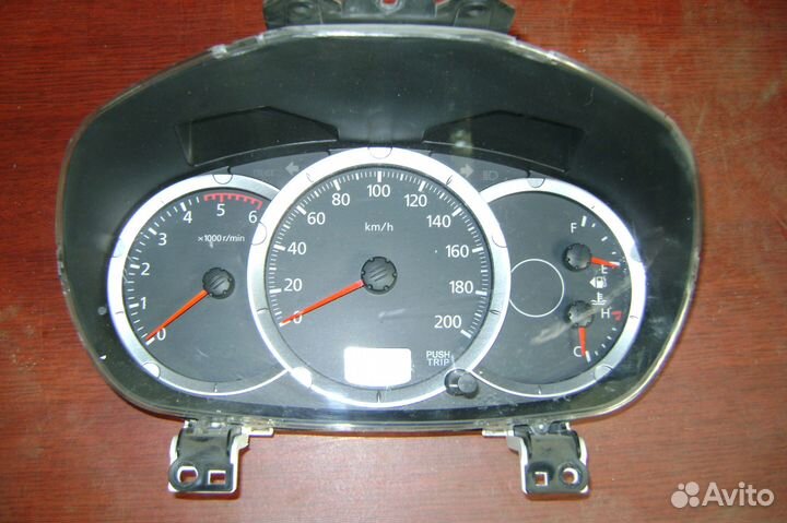 Mitsubishi L200 (KB) Панель приборов