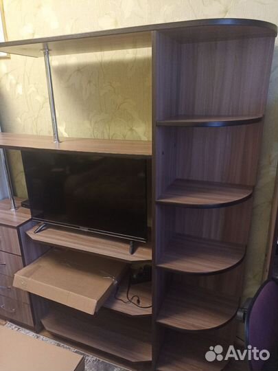 Стенка под телевизор с полками б/у