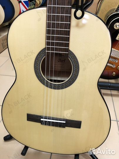 Cort сделана в Индонезии гитара классическая