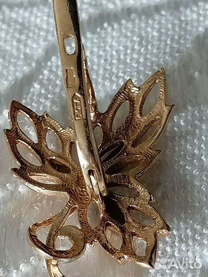 Золотые серьги