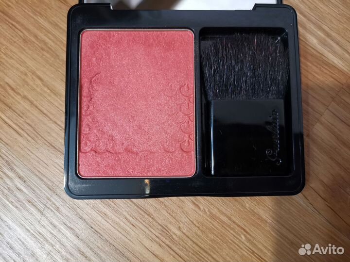 Румяна Guerlain 