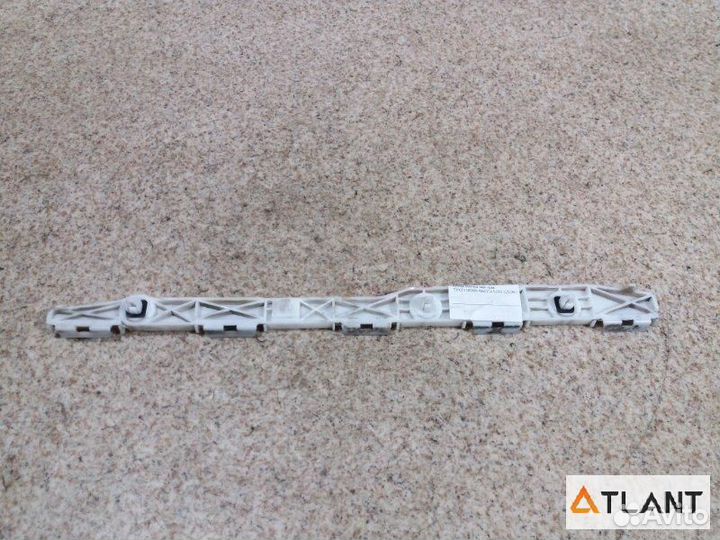 Крепеж бампера задняя правая toyota crown majesta