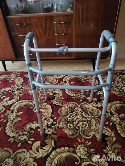 Продам ходунки