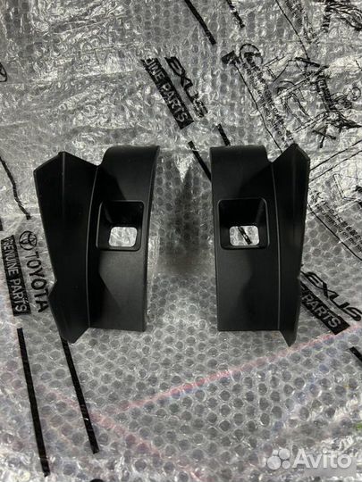 Заглушка бокового фонаря Lexus Rx 4