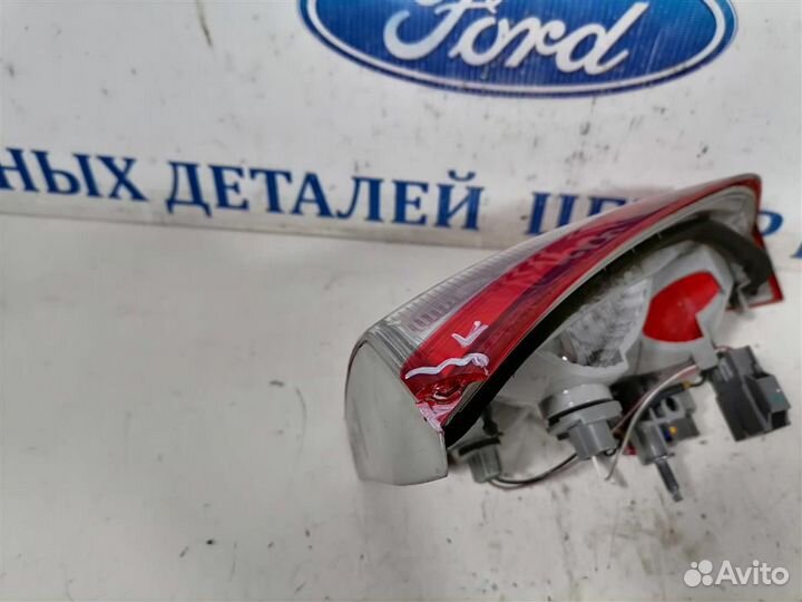 Фонарь задний внутренний правый Ford Focus 3 2011