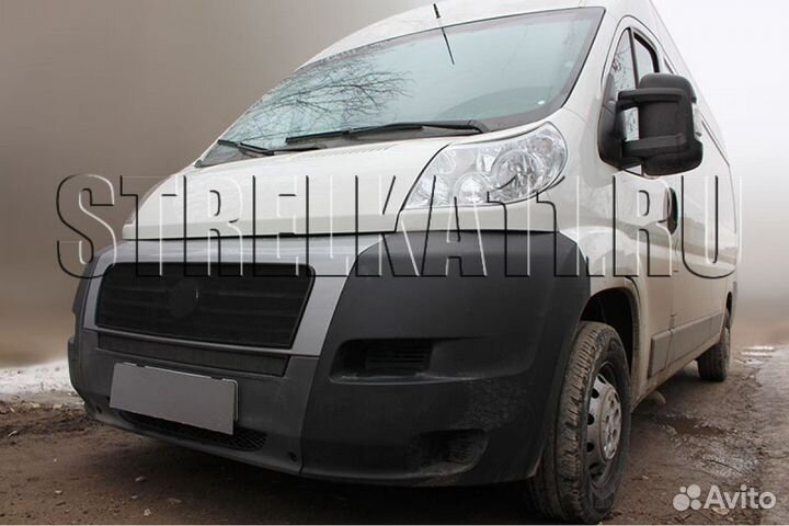 Защитная сетка радиатора верх черная Fiat Ducato