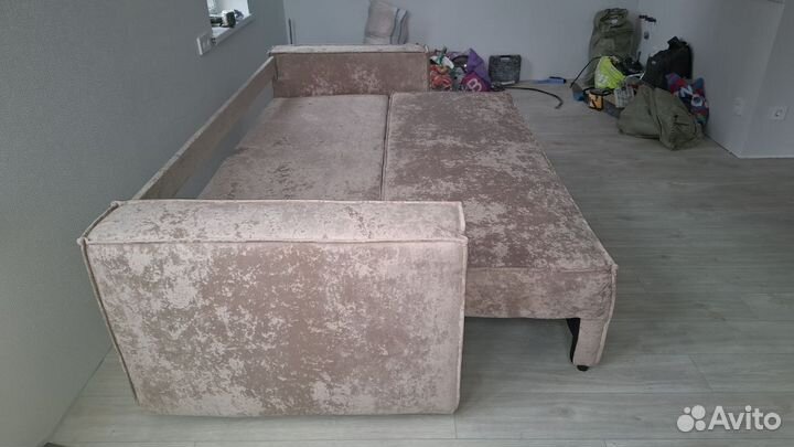 Диван в стиле Лофт в мягкой обивке Плюш