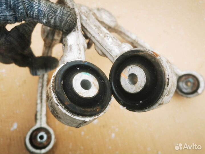 Mercedes w164 рычаг верхний