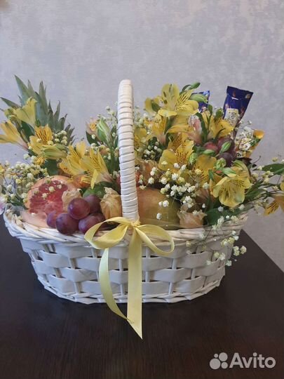 Корзина плетеная для подарков