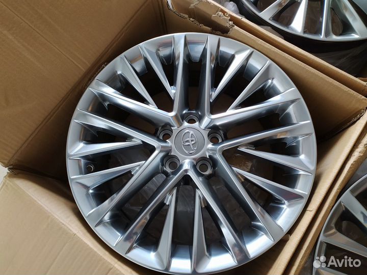 R18/5/114.3 Новые Toyota Camry, Corolla в наличии