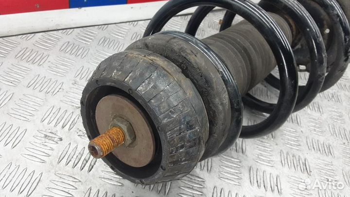 Стойка амортизатора переднего правого Mercedes-Ben