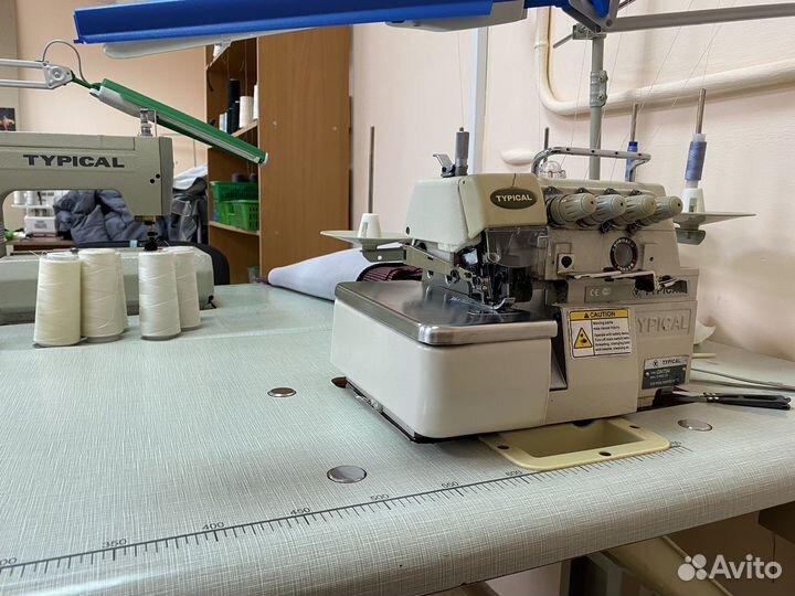 Промышленная швейная машинка оверлог tupical