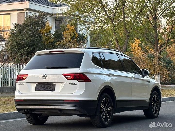 Volkswagen Tiguan L 2.0 AMT, 2022, 50 000 км