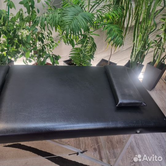 Массажная кушетка