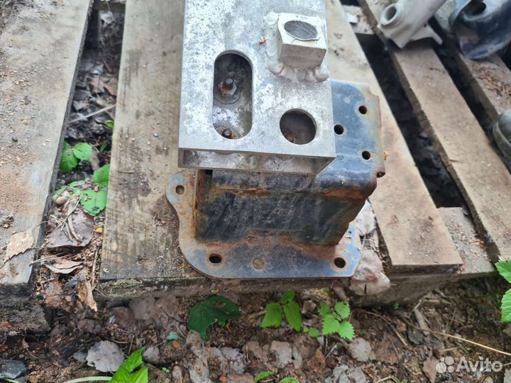 Усилитель переднего бампера Nissan Murano Z51