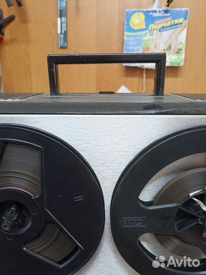 Катушечный магнитофон,акустические колонки