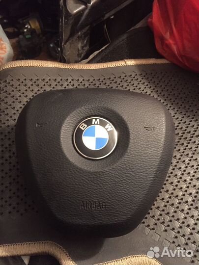 Рулевая подушка на е70 е71 оригинал без дефектов